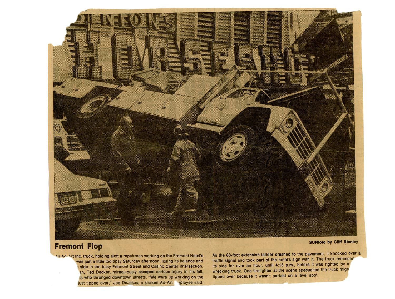 A couple of newspaper clippings from 1978 also show the potential hazards of the job when it came to sign maintenance. Joe DeJesus Collection, The Neon Museum.