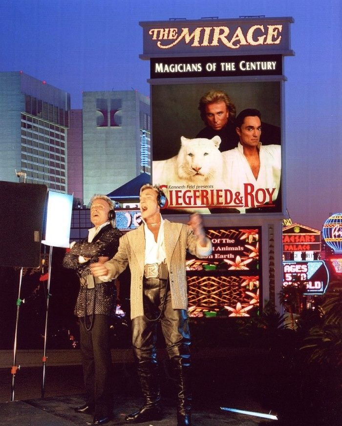 Siegfried & Roy in front of the Mirage